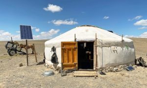 How to clean solar panels in arid areas? Waterless systems could improve efficiency